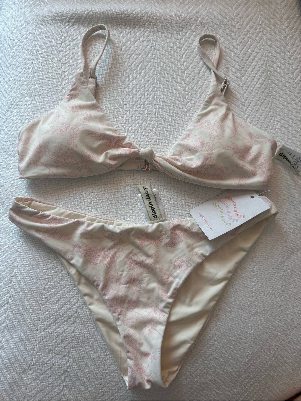 BNWT Dippin' Daisy's Cream & Light Pink Floral Bikini Set